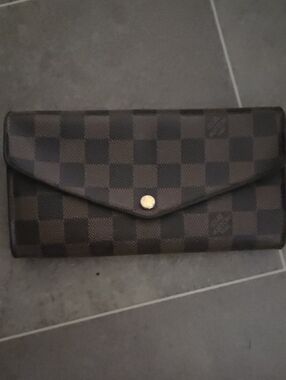 Louis Vuitton Brown Checkered Continental Wallet with Gold Snap